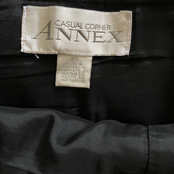Vintage Black Faux Suede With Leather Trim Skirt by Casual Corner Annex. SZ 12 - Picture 8 of 8